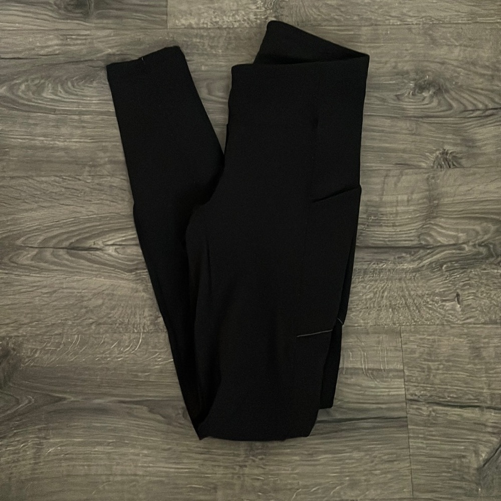 Lulu aligned pants with pockets